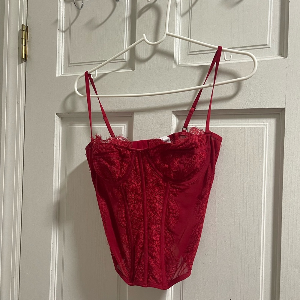 Elegant Red Lace Bustier